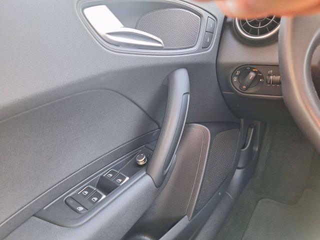 Audi A1 Sportback 1.0 tfsi ultra S-Line 95cv - Cerchi X 17 - Sedili riscaldabili - Sensori parcheggio - Pneumatici 4 stagioni