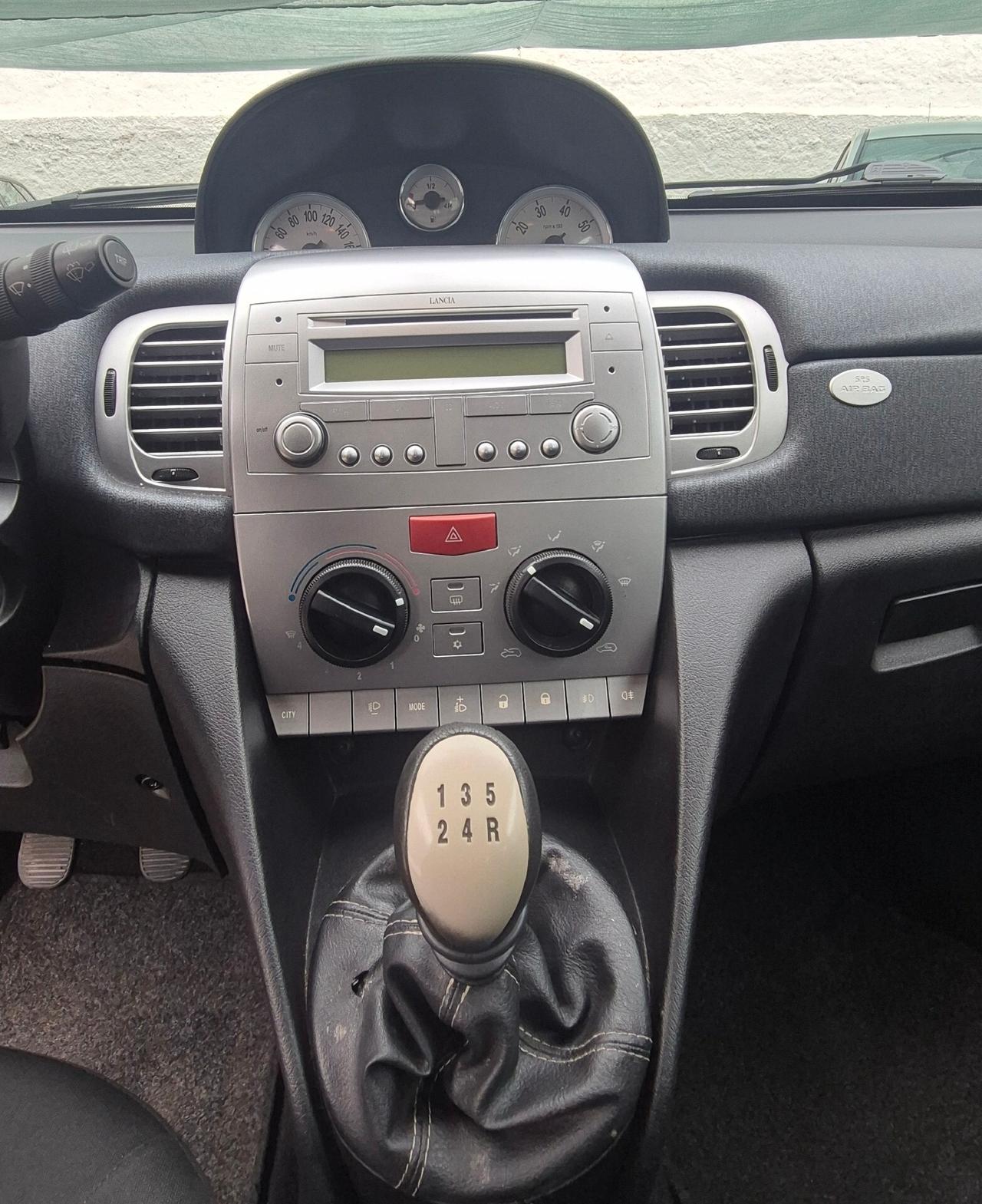 Lancia Ypsilon 1.2 versione oro