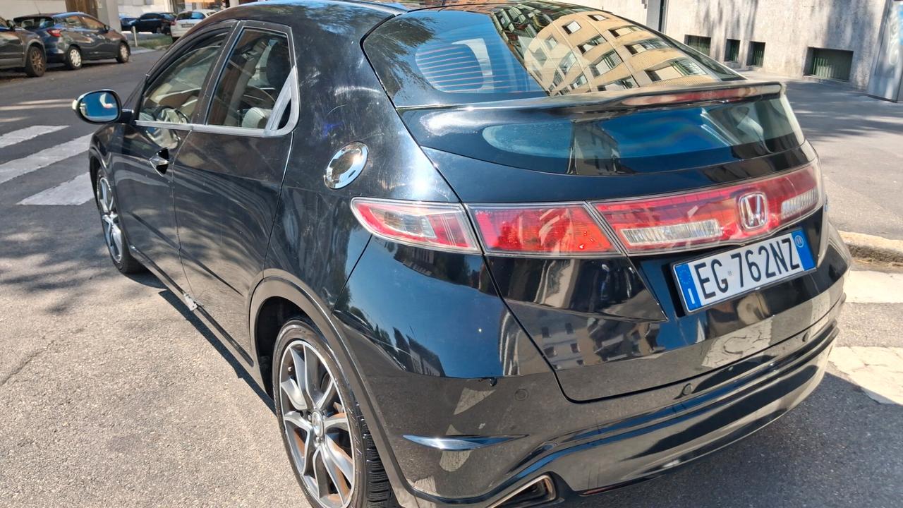 Honda Civic 1.8 i-VTEC 5p. Exclusive LH i-P
