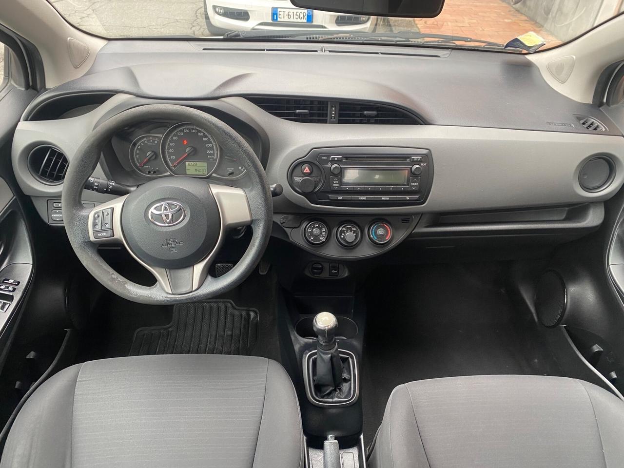 Toyota Yaris 1.0 5 porte Lounge 69cv 2014