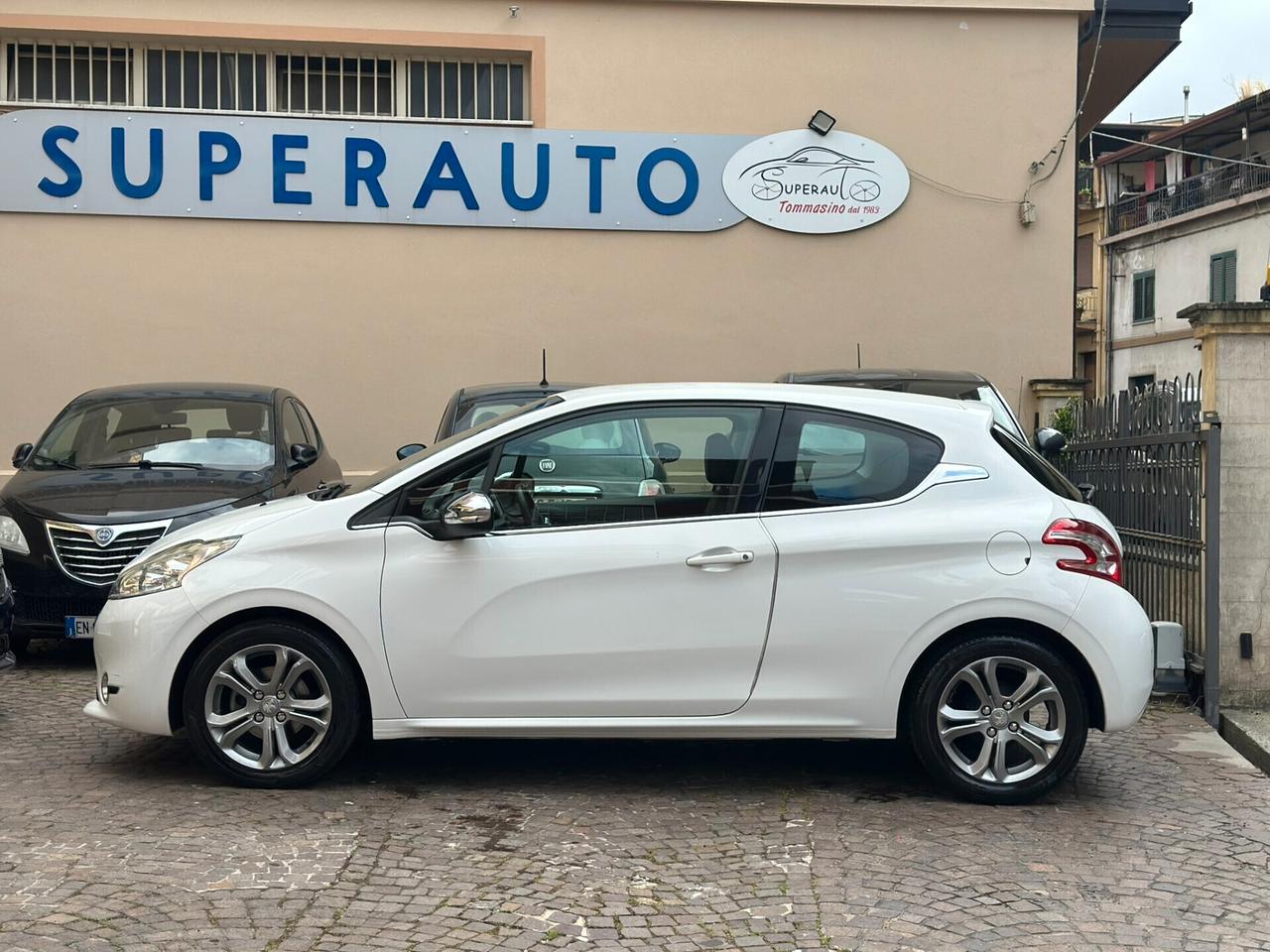 Peugeot 208 1.2 VTi CV 82 OK neopatentati