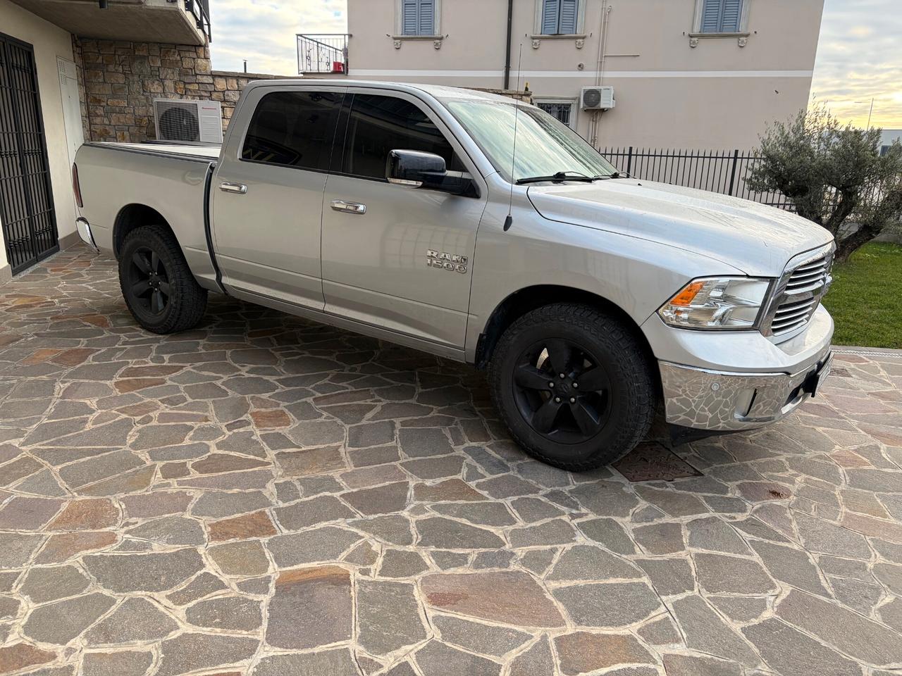 Dodge RAM 1500 5.7 V8 BIGHORN + GPL