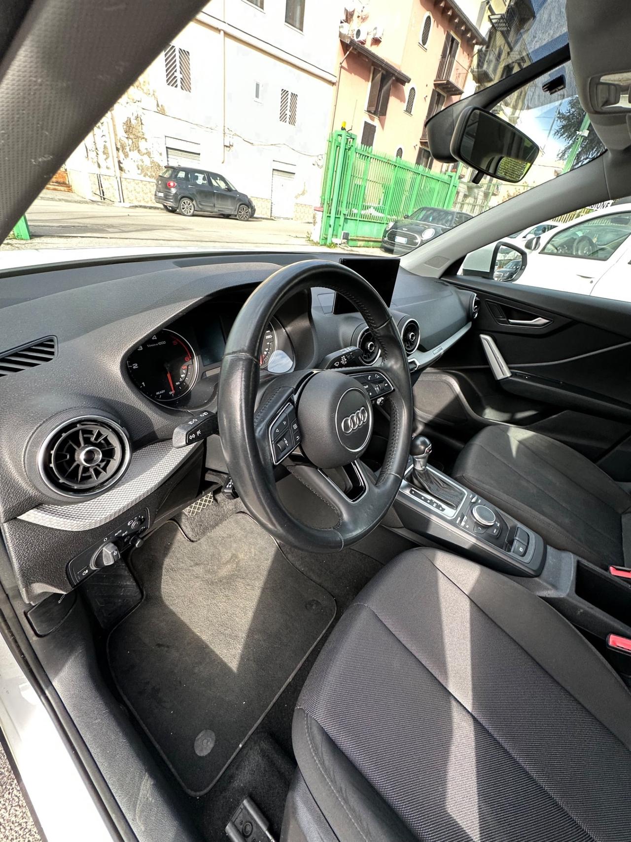 Audi Q2 30 TDI S tronic Identity Black