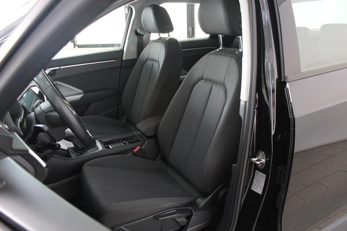 AUDI - Q3 - 35 TDI S tronic Business