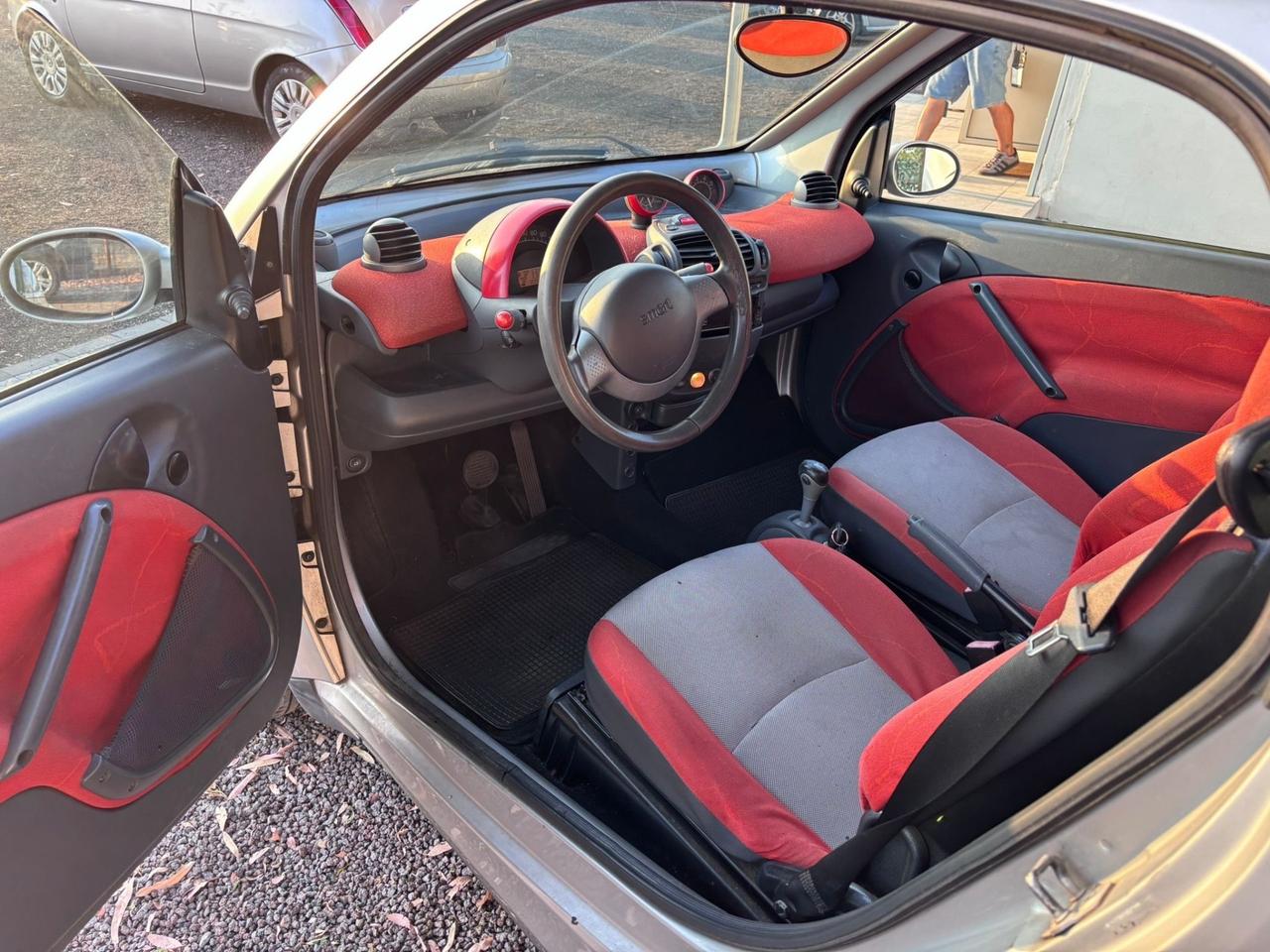 Smart ForTwo 700 coupé pure (37 kW)