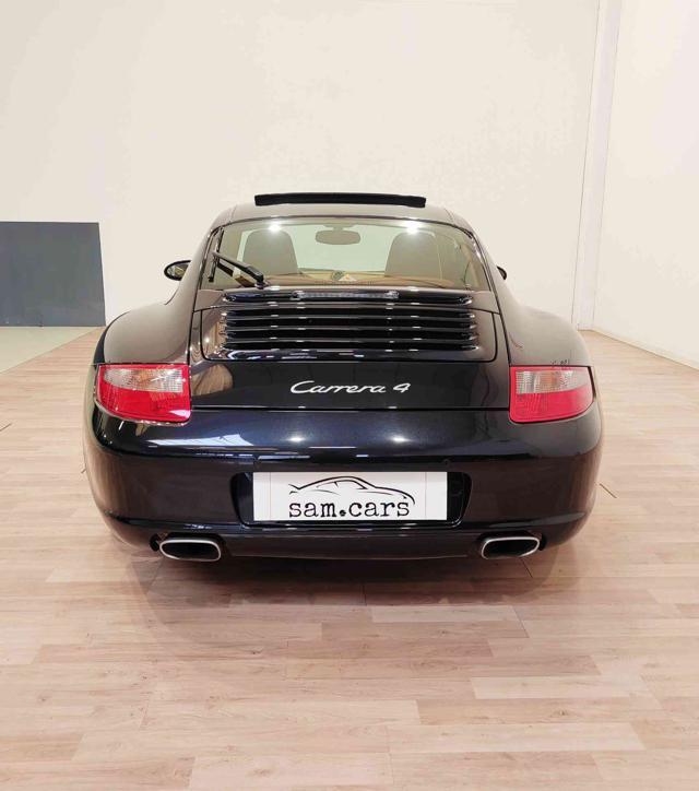 PORSCHE 911 Carrera 4 Coupé