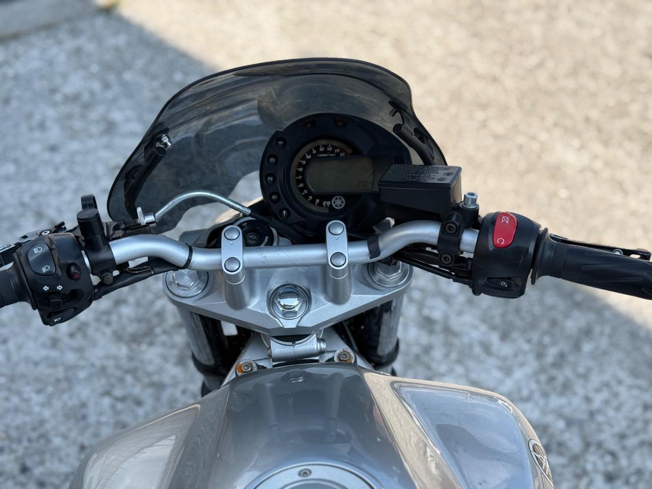 Yamaha FZ6