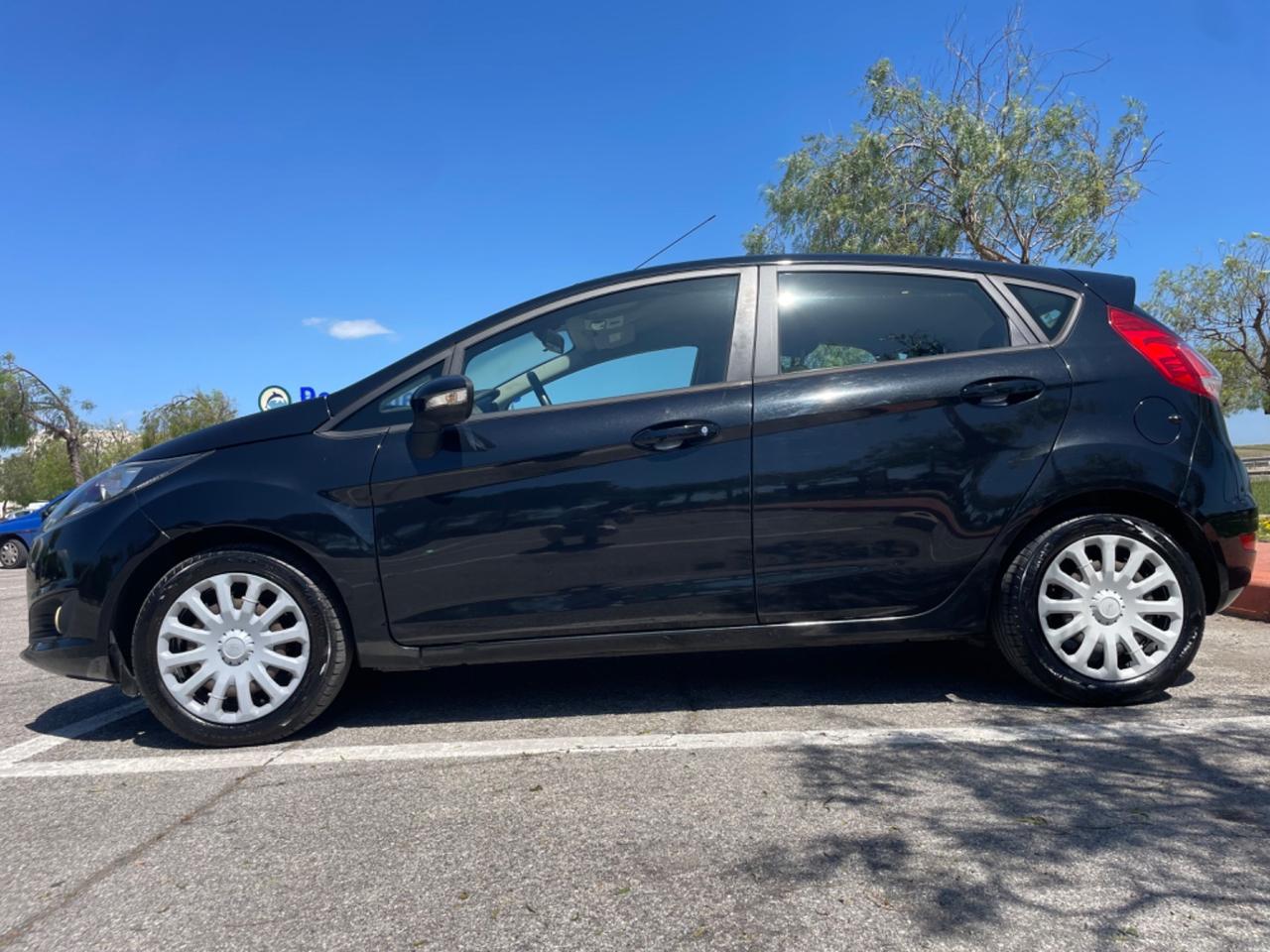 Ford Fiesta 1.5 TDCi 75CV 5 porte Titanium