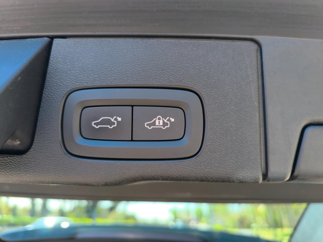 Volvo XC 60 XC60 B4 (d) AWD Geartronic Momentum Pro