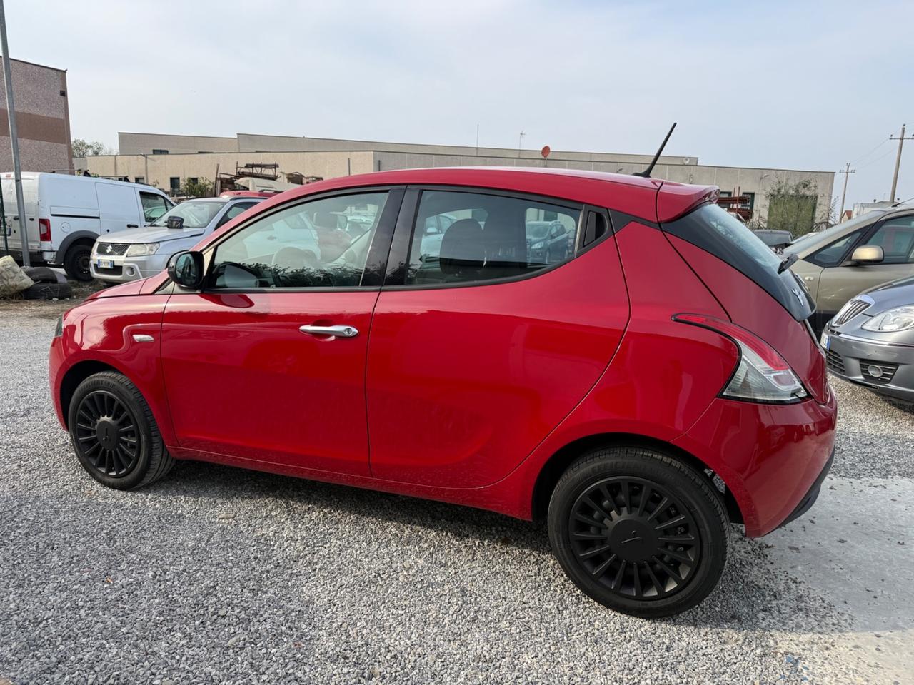 Lancia Ypsilon 1.0 FireFly 5 porte S&S Hybrid Alberta Ferretti
