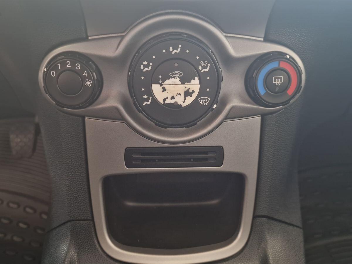 FORD FIESTA 1.2 PLUS