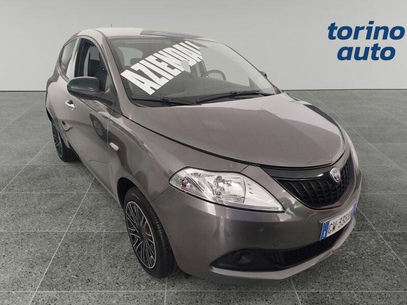 Lancia Ypsilon Ibrida SILVER PLUS