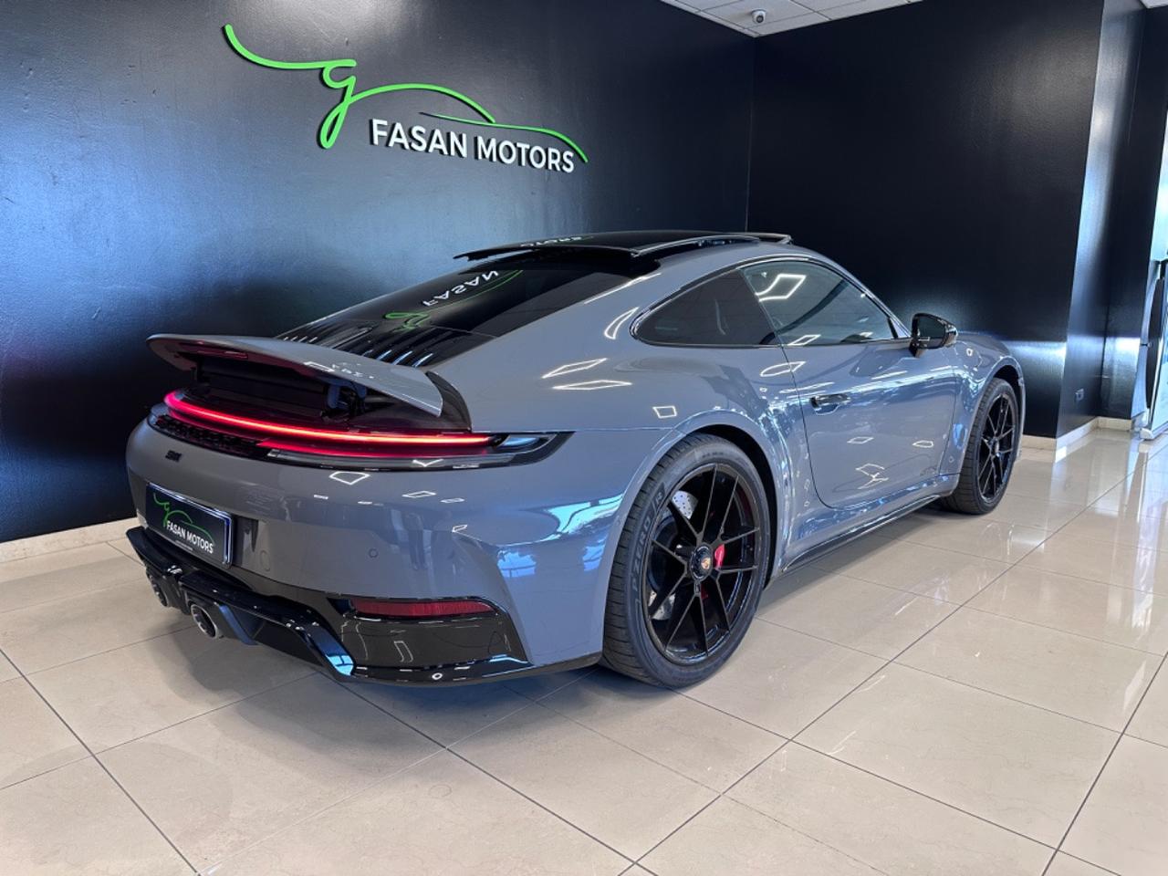 Porsche 911 Coupe 3.6 Carrera 4 GTS auto
