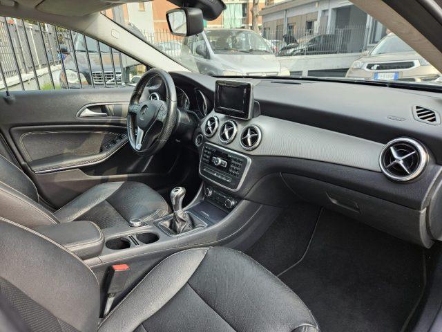 MERCEDES-BENZ GLA 180 122 CV
