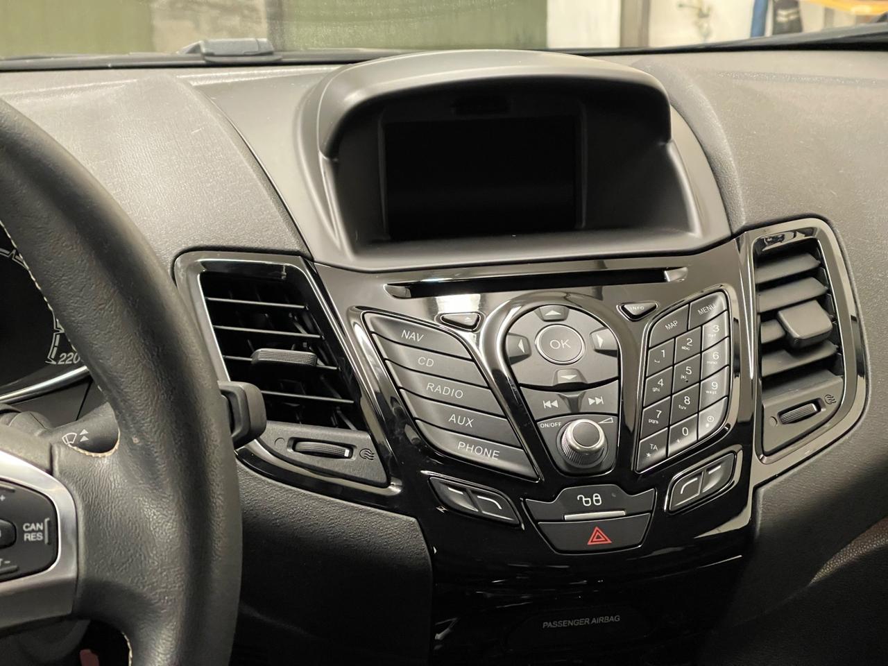 Ford Fiesta 1.4 5p. Bz.- GPL Titanium