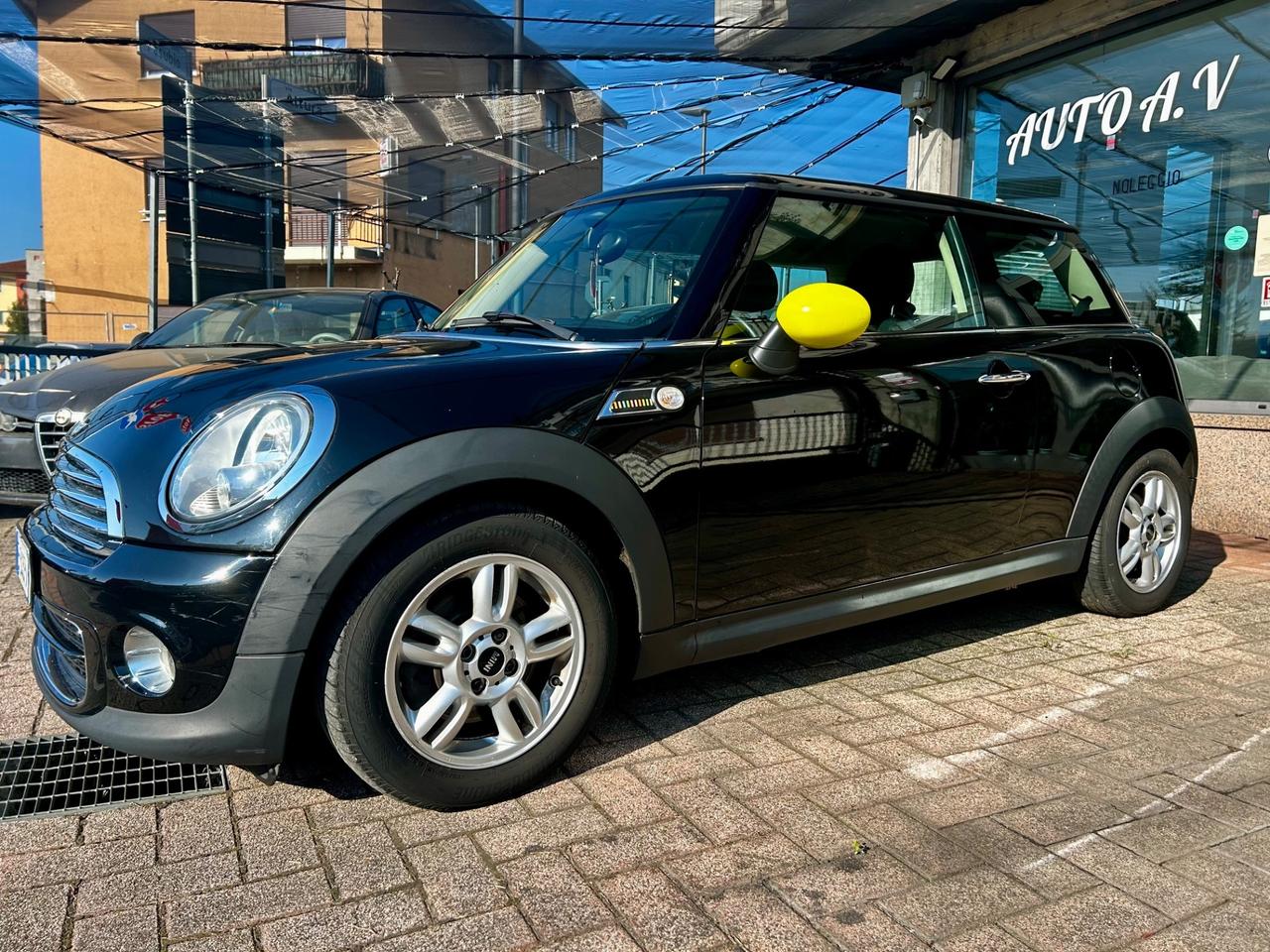 Mini 1.6 16V One (55kW)