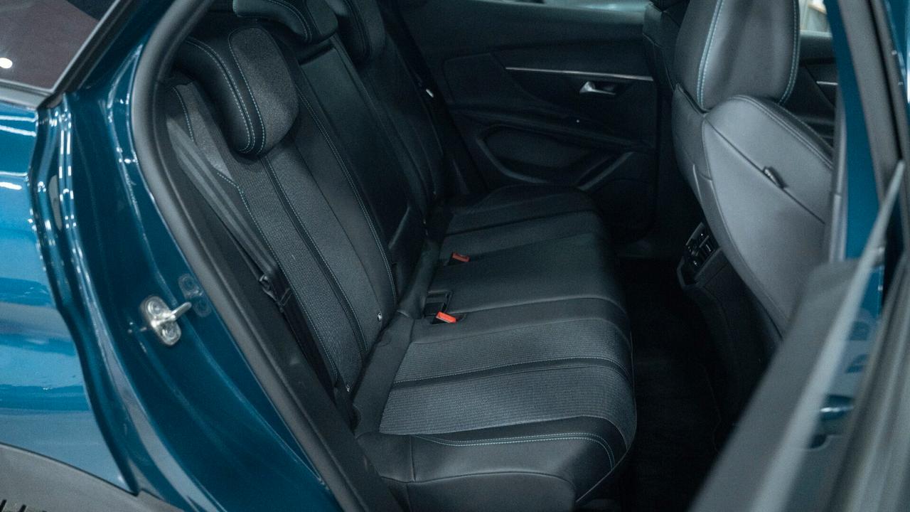 Peugeot 3008 1.5 BLUEHDI ALLURE PACK EAT8 SES 131 CV AUTO VIRTU