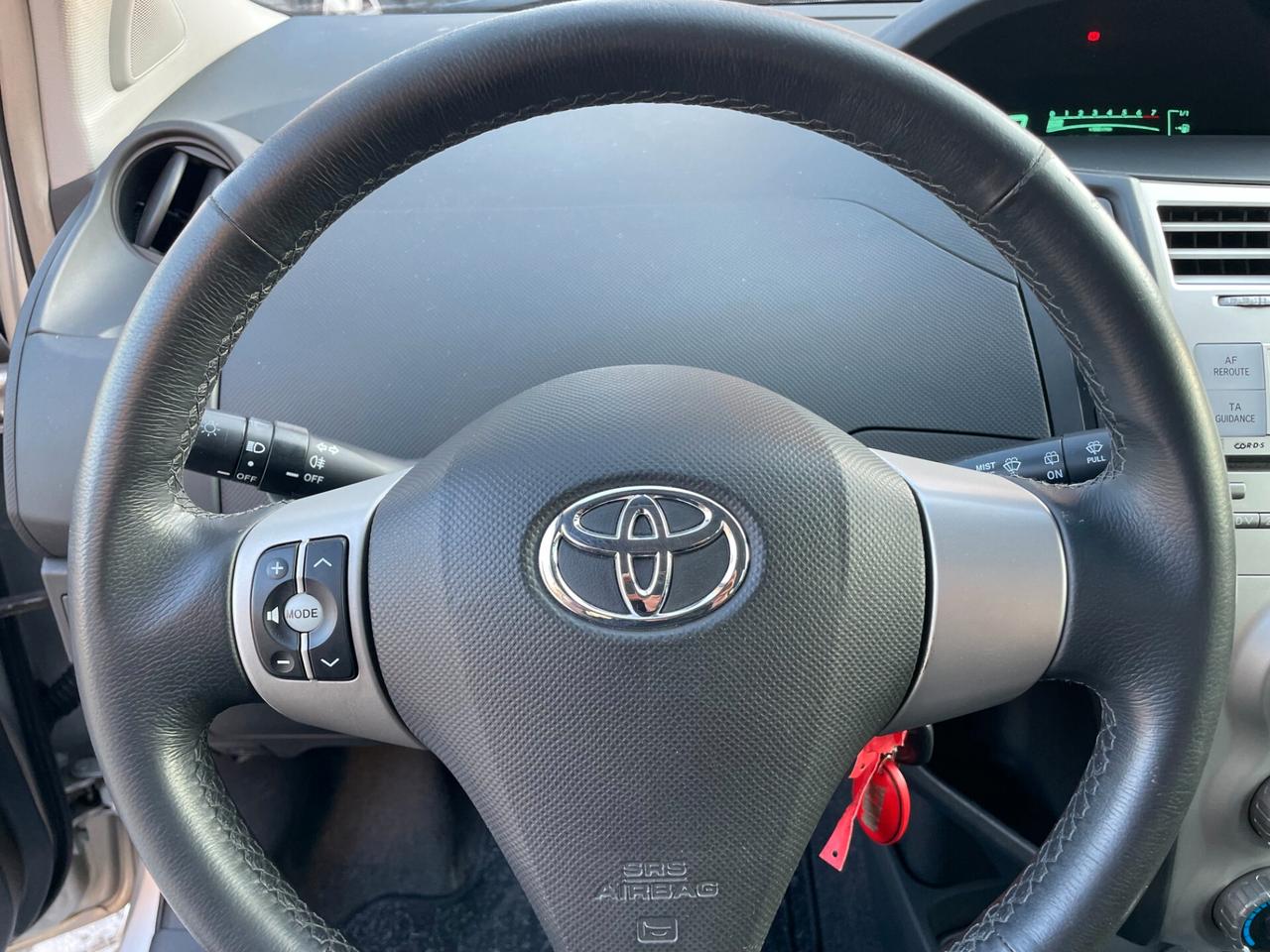 Toyota Yaris 1.3 5 porte Luna