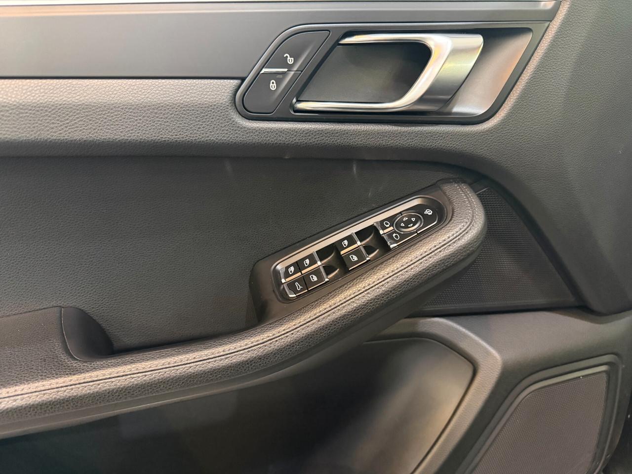 Porsche Macan 2.0 252cv pdk