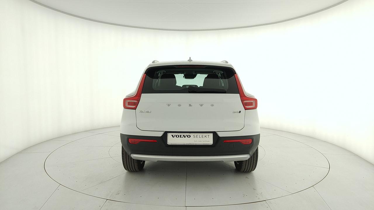 VOLVO XC40 2.0 b4 Momentum awd auto my21