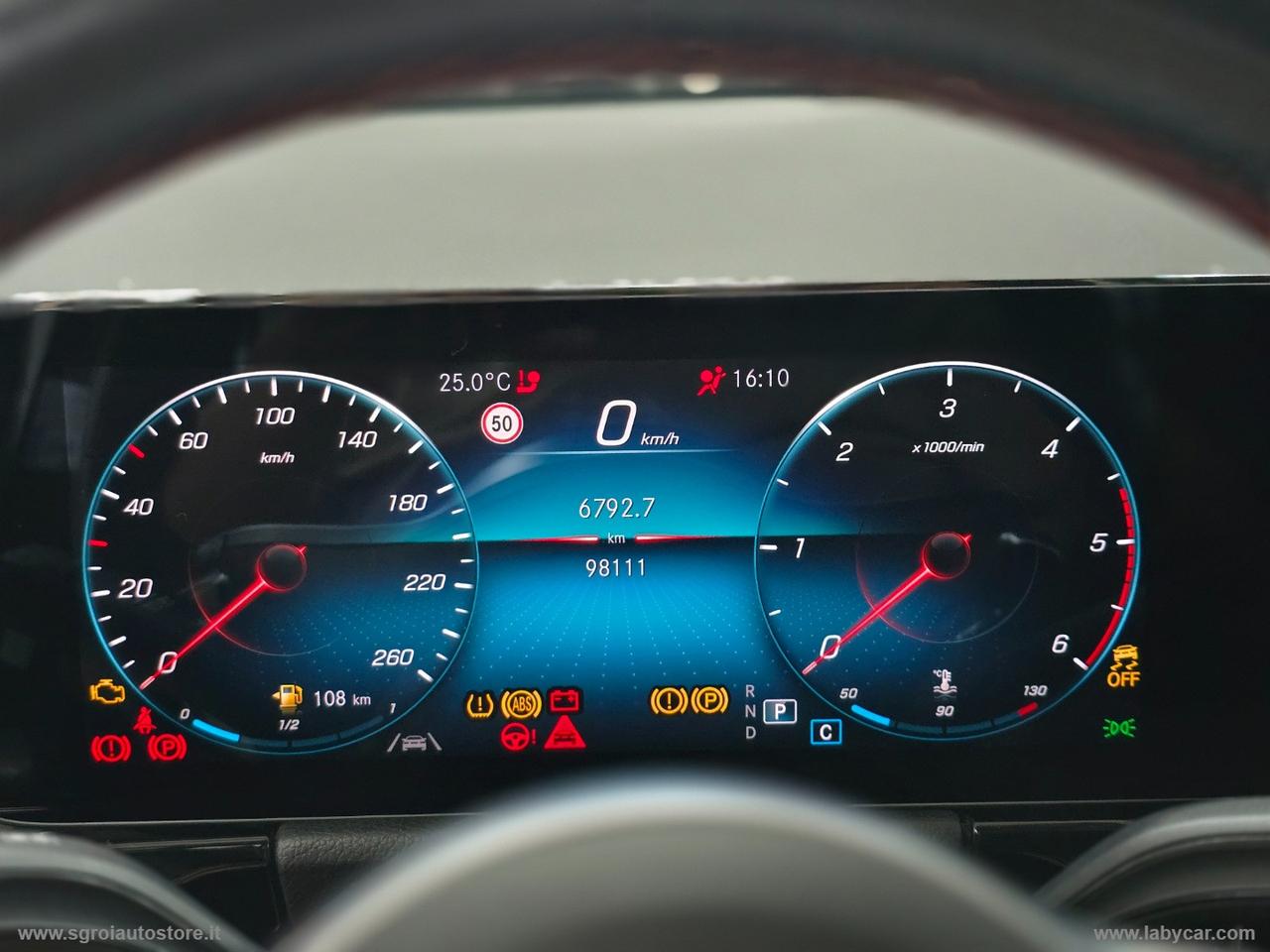 MERCEDES-BENZ GLA 200 d Automatic Premium