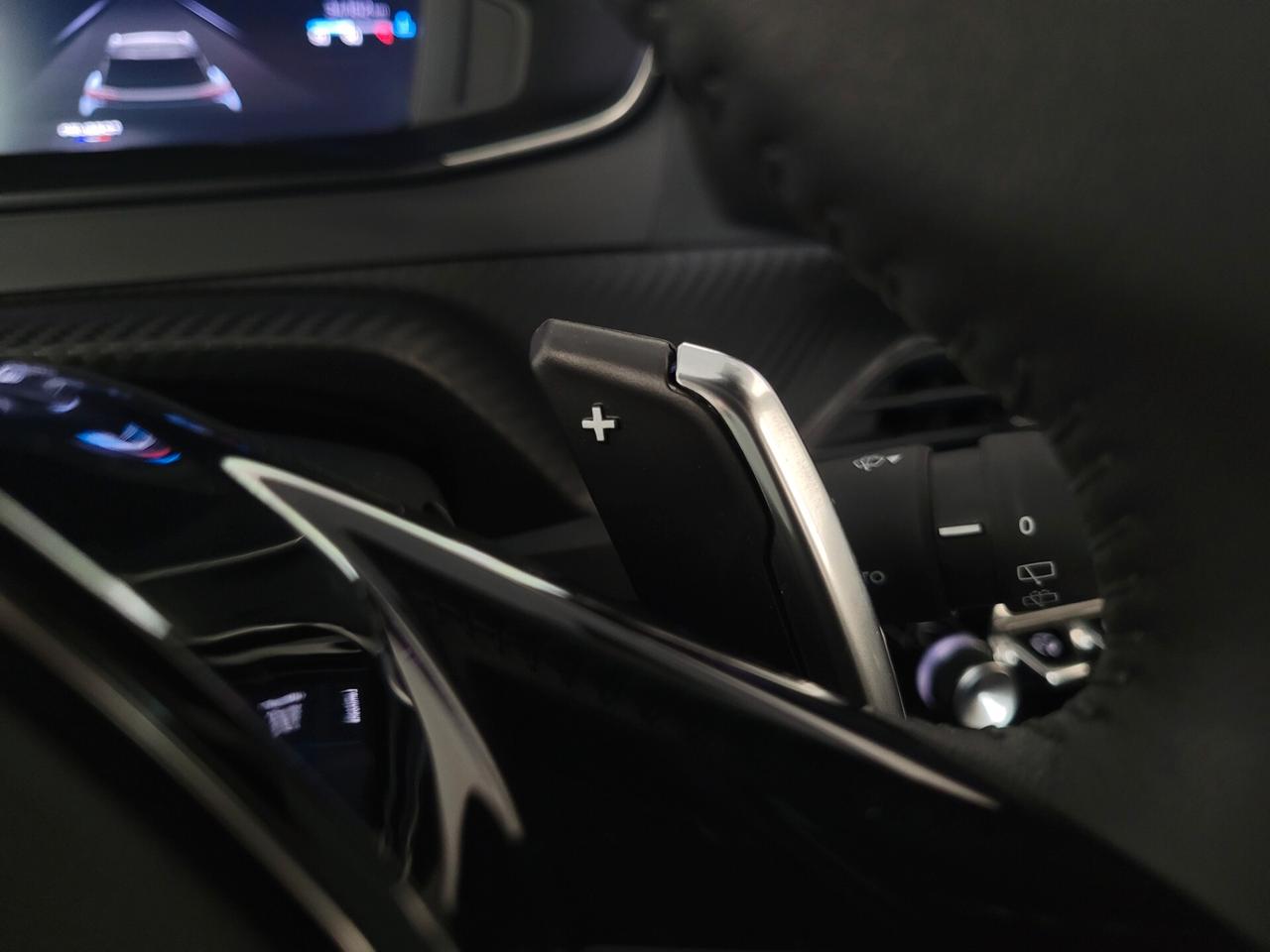 Peugeot 2008 1.2 ALLURE AUT. CRUISE LED CARPLAY PELLE NAVI
