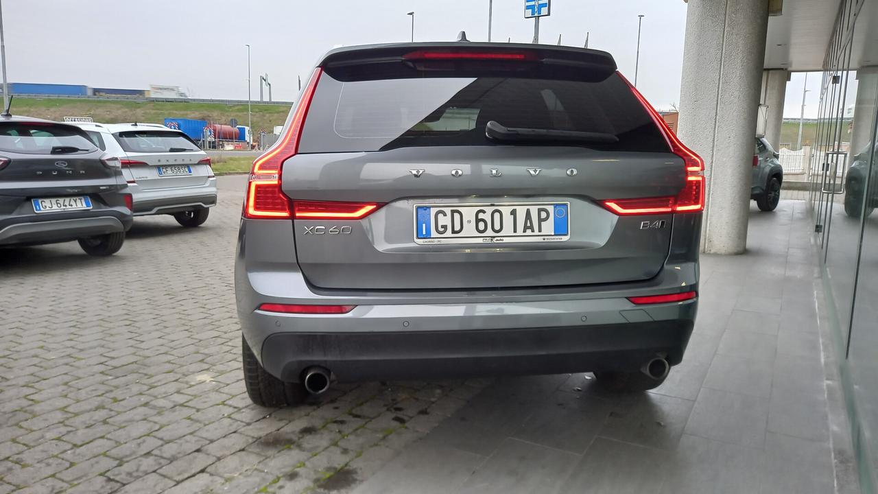 Volvo XC 60 XC60 B4 (d) AWD Geartronic Momentum