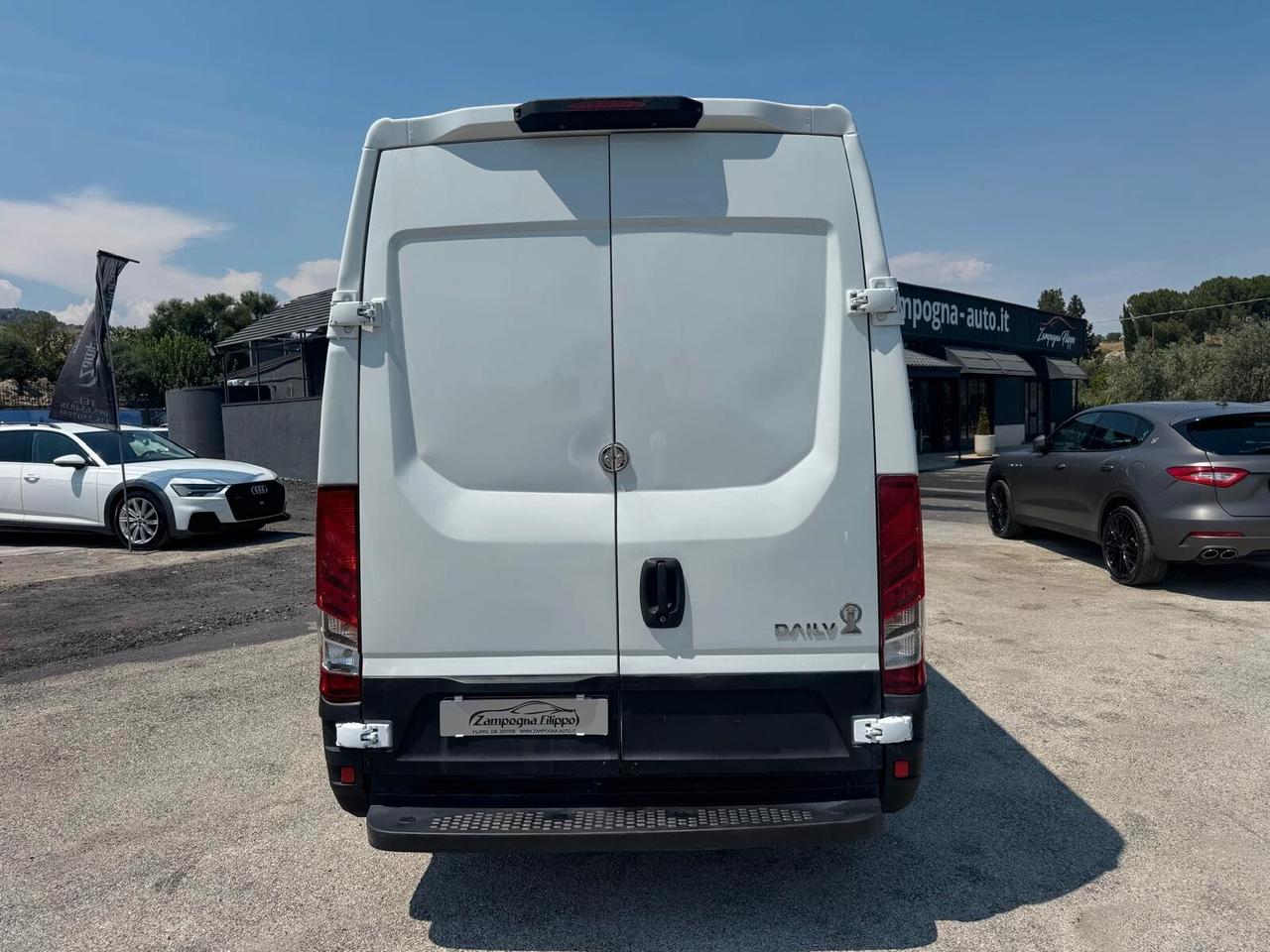 Iveco Daily 2.3 126cv passo lungo
