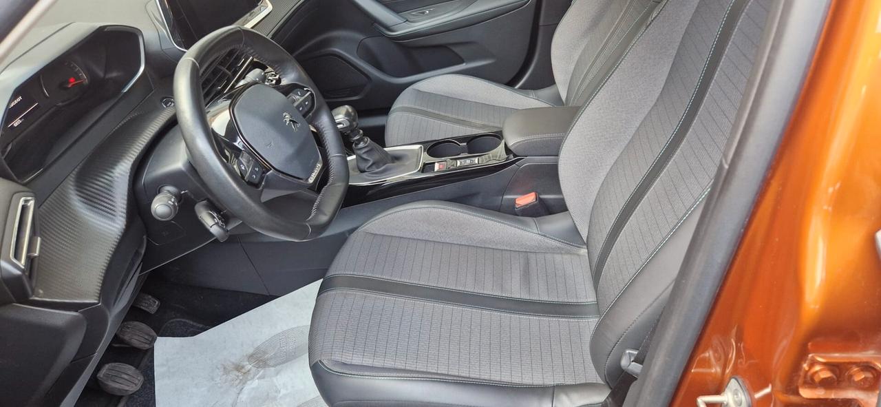Peugeot 2008 PureTech 100 S&S Allure