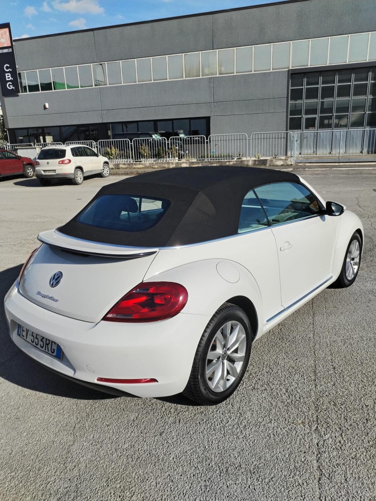 Volkswagen Maggiolino Cabrio 1.6 TDI Design pari al nuovo