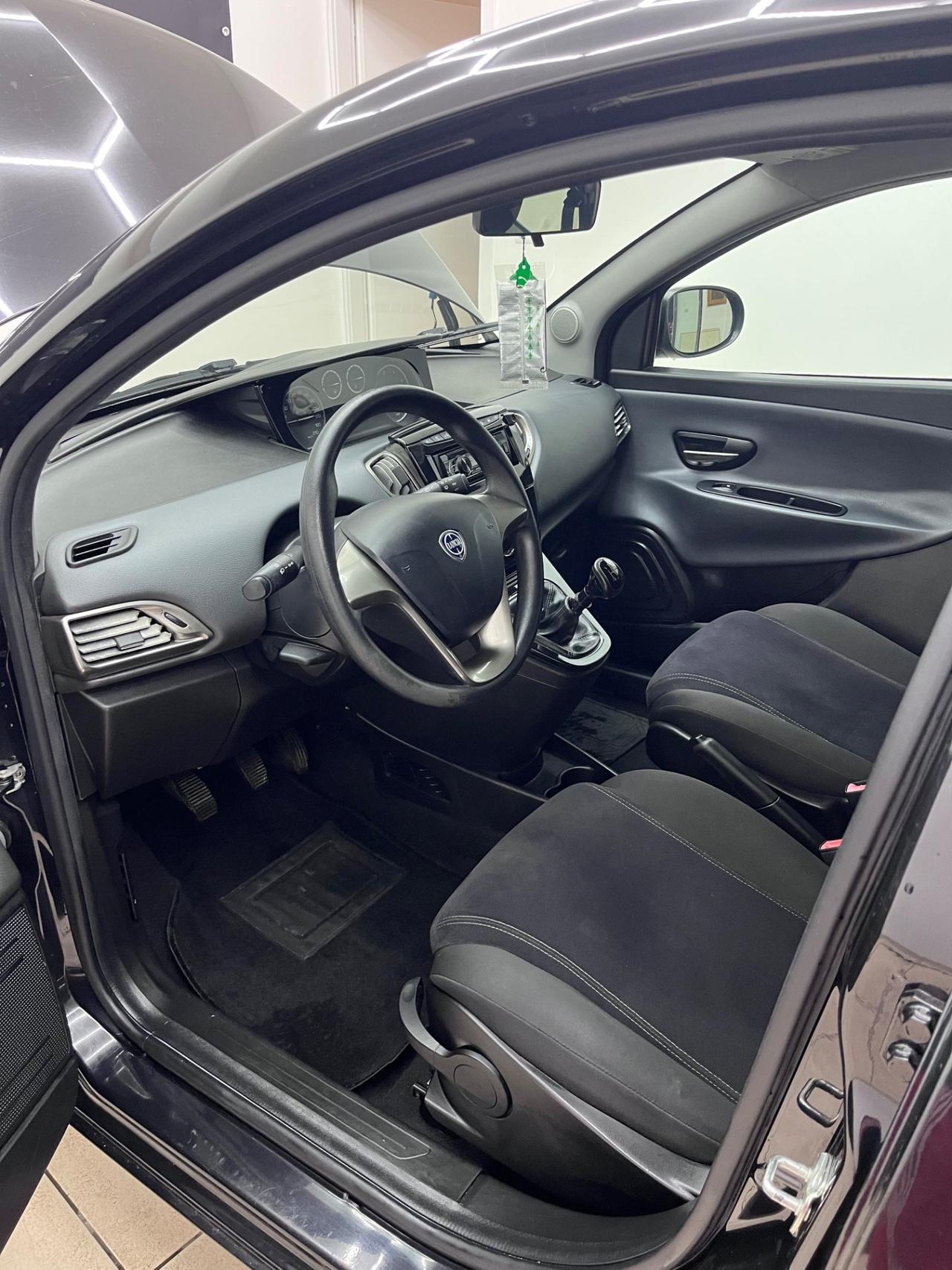 Lancia Ypsilon 1.3 MJT 16V 95 CV 5 porte S&S Gold