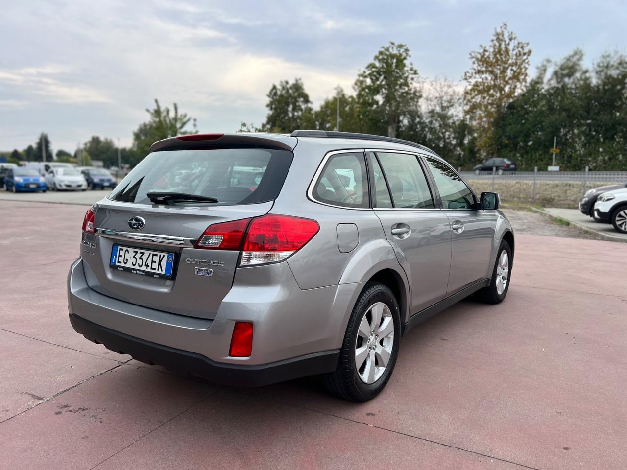Subaru OUTBACK 2.0D Trend