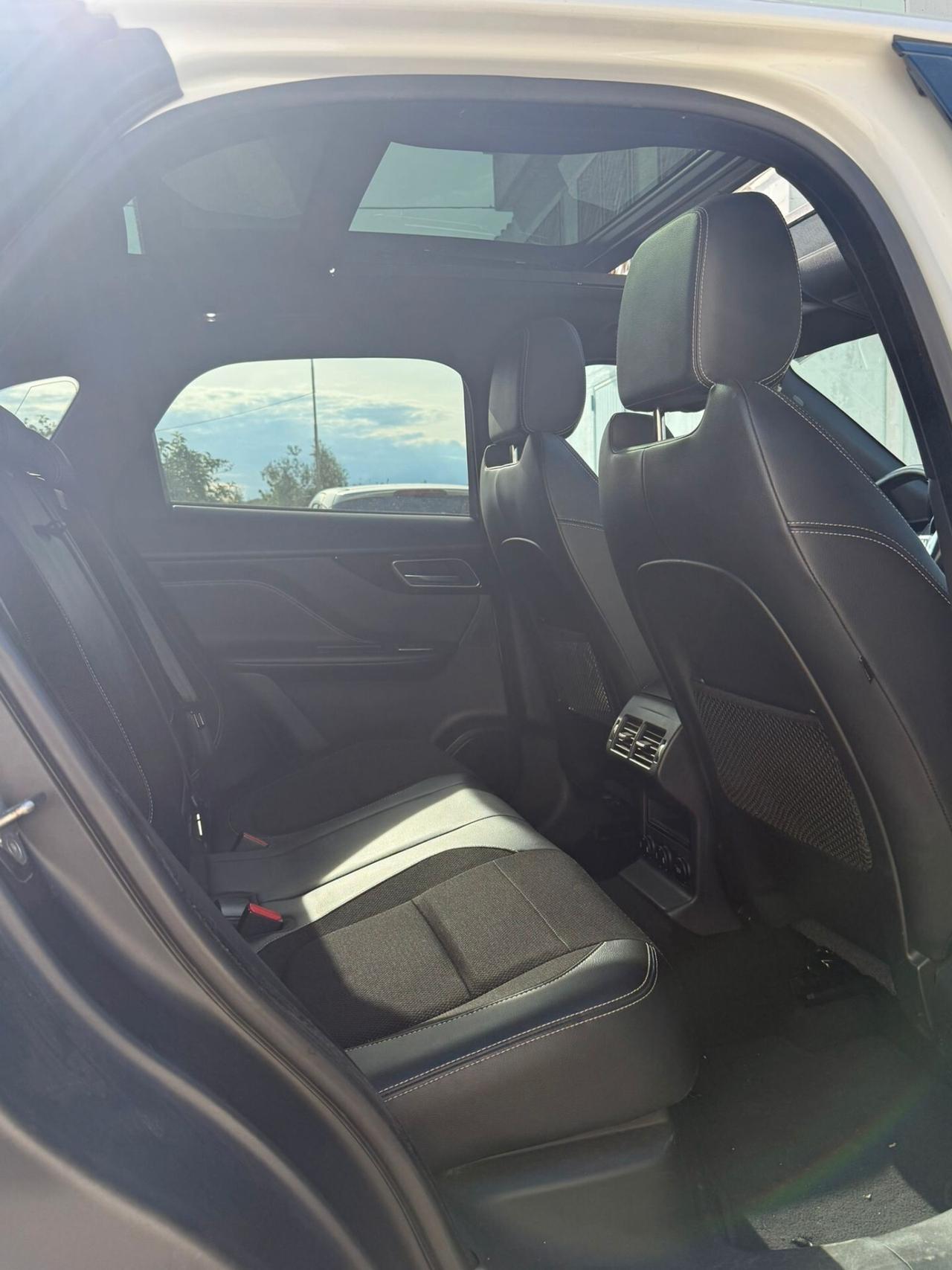Jaguar F-Pace 2.0 D 180 CV R-Sport