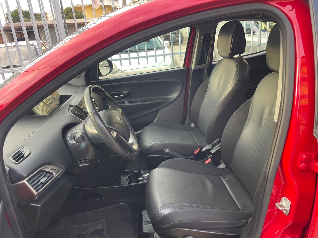 Lancia Ypsilon 0.9 TwinAir 85 CV 5 porte S&S DFN Platinum
