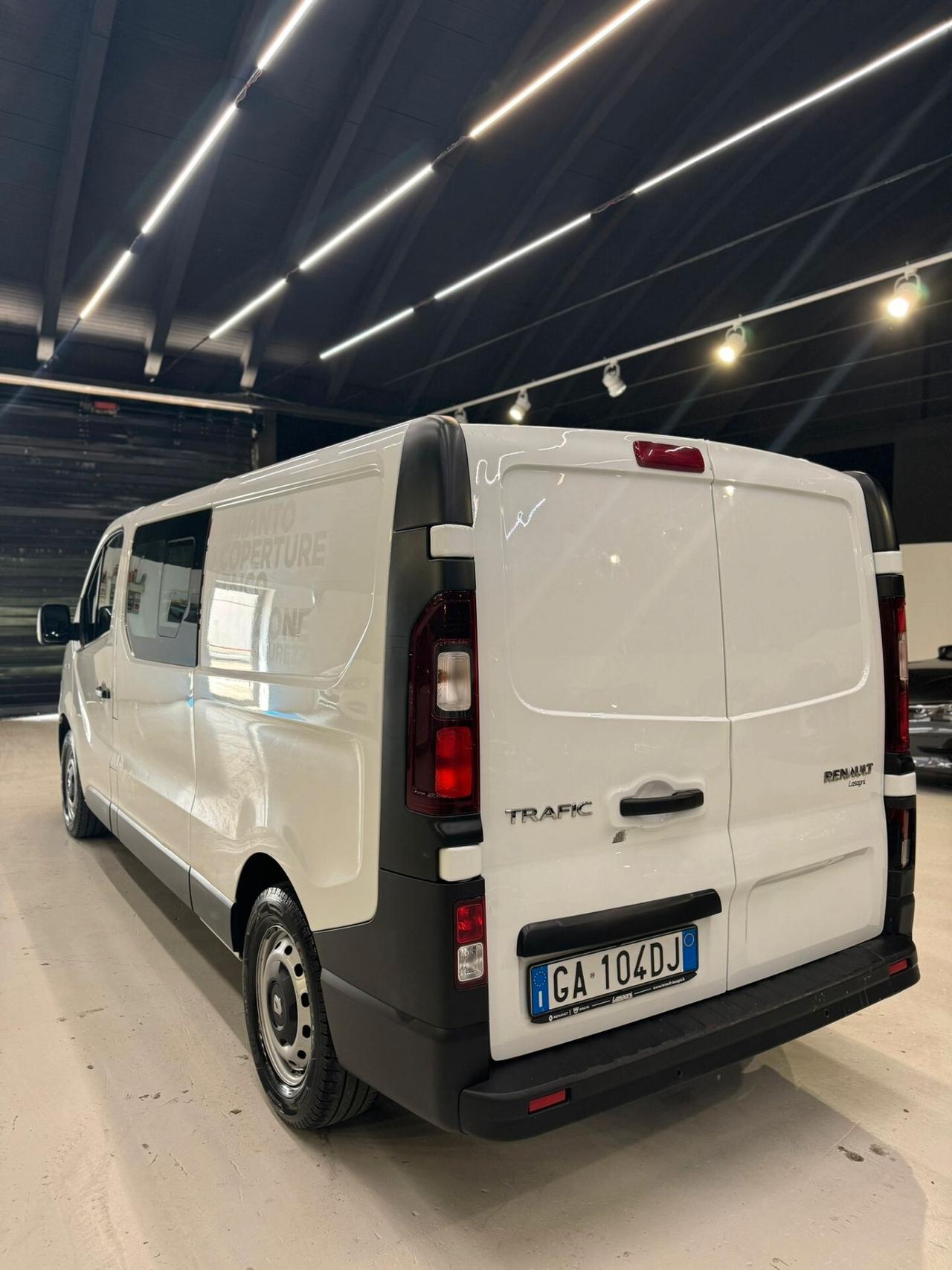 RENAULT TRAFIC 6 POSTI