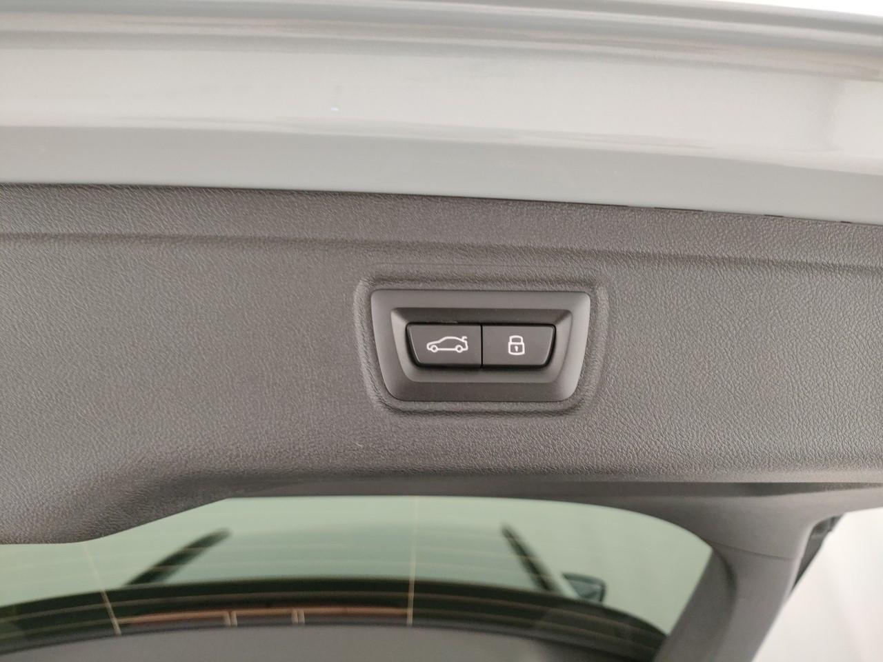 BMW 320d Touring mhev 48V xdrive MSport Pro auto