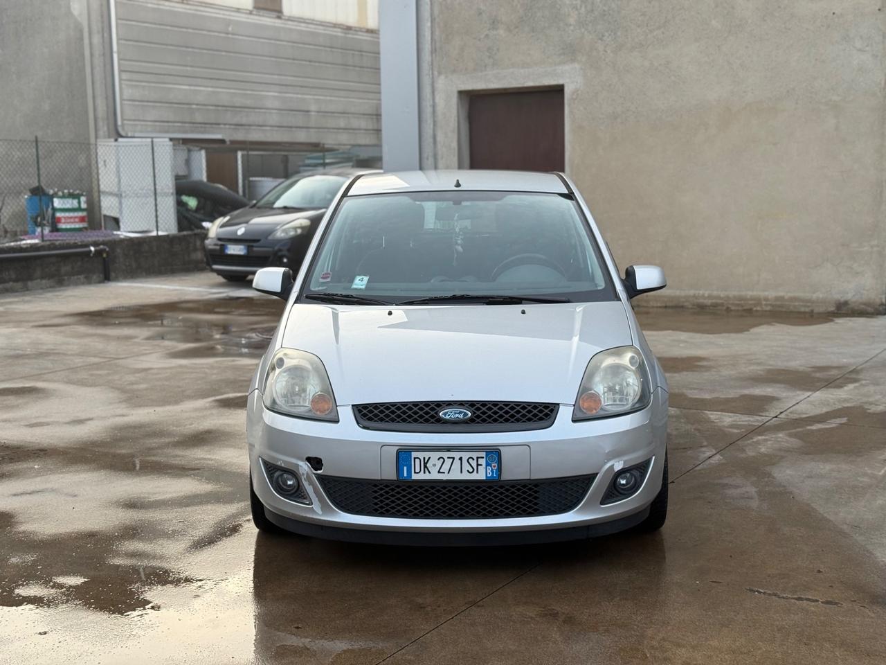Ford Fiesta 1.2 16V 5p. Ghia