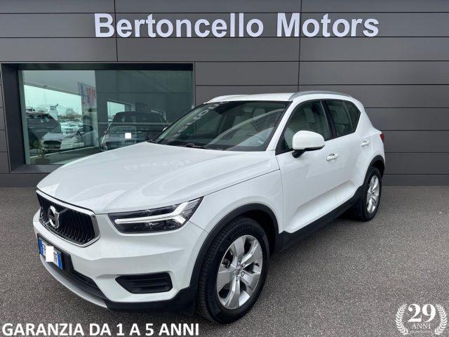 VOLVO XC40 T3 1.5 156cv Momentum MANUALE LED-CARPLAY-LUCI