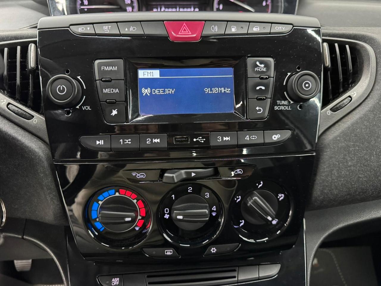 Lancia Ypsilon 1.2 69 CV 5 porte GPL Ecochic Gold