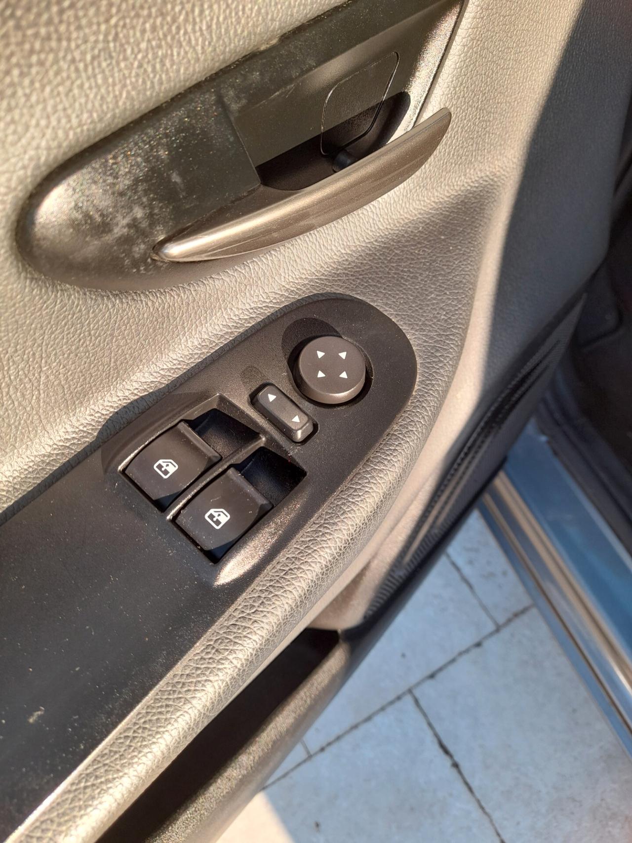 Lancia Ypsilon 0.9 TwinAir 85 CV 5 porte Metano