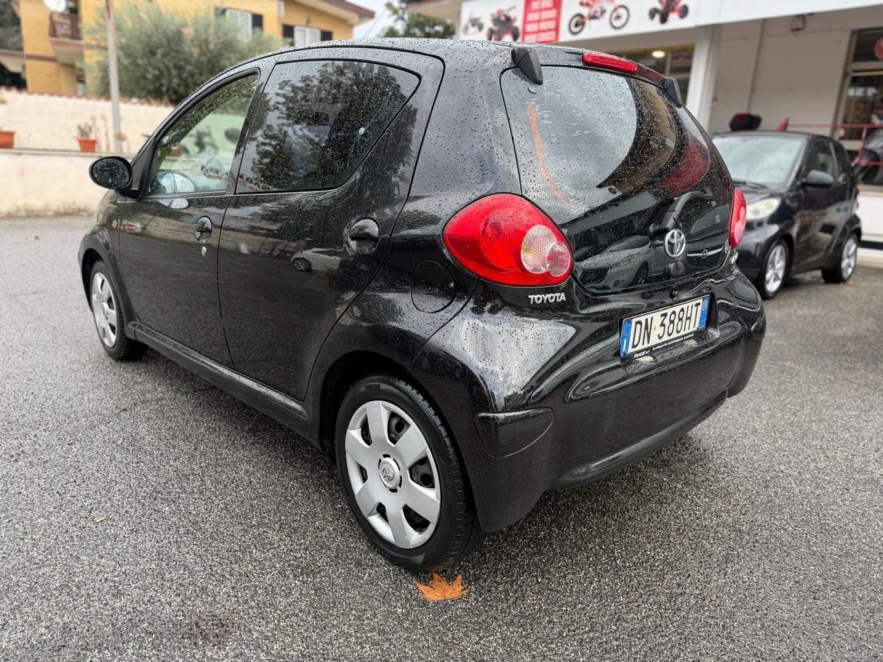 Toyota Aygo 1.0 12V VVT-i 5 porte Sol