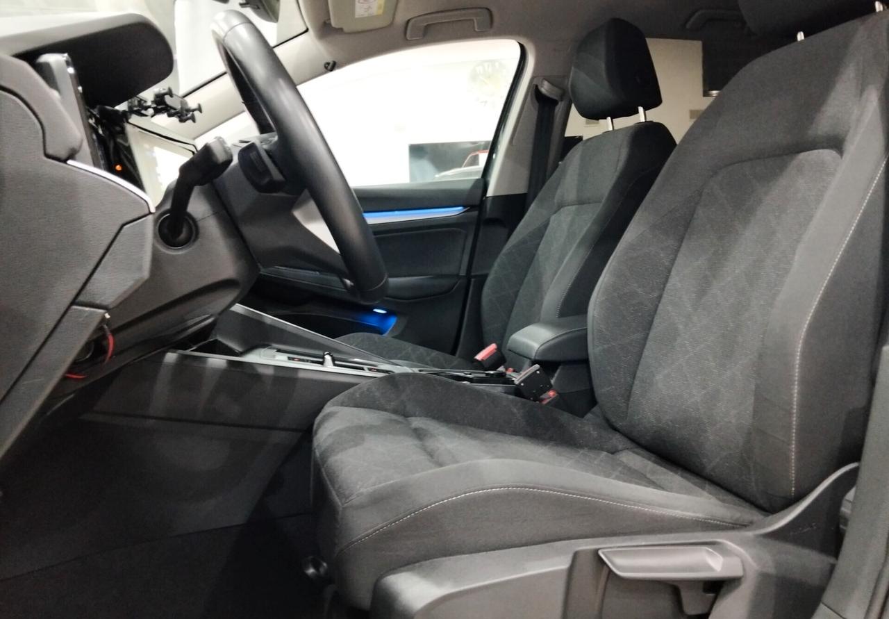 Volkswagen Golf 8 2.0 TDI DSG SCR Style 34.164 Km