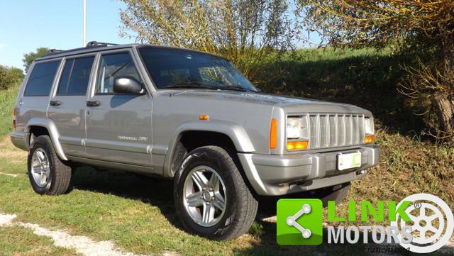 JEEP Cherokee Classic 2.5 TD 4 x4 ben tenuto