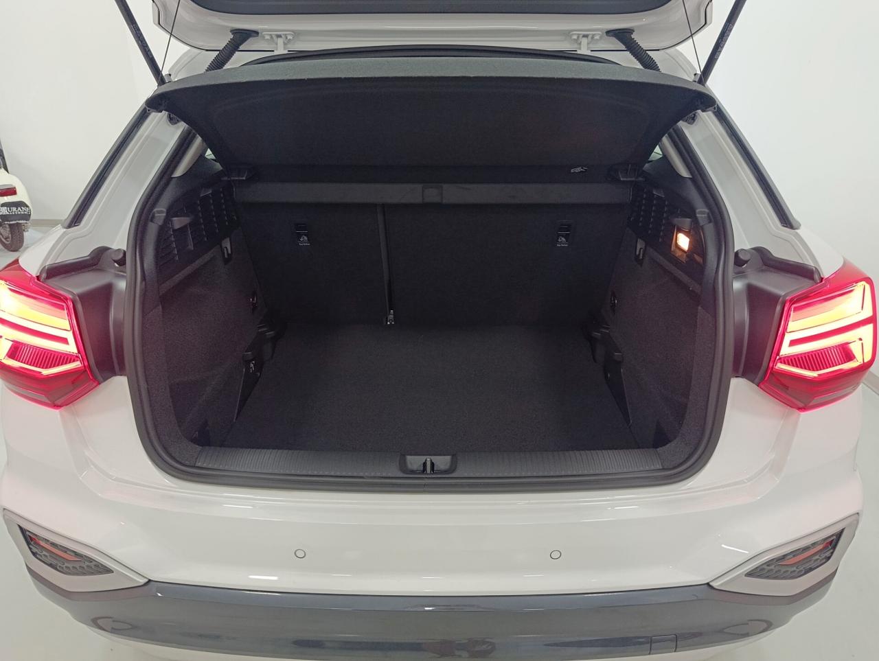 Audi Q2 35 TFSI Business Advanced