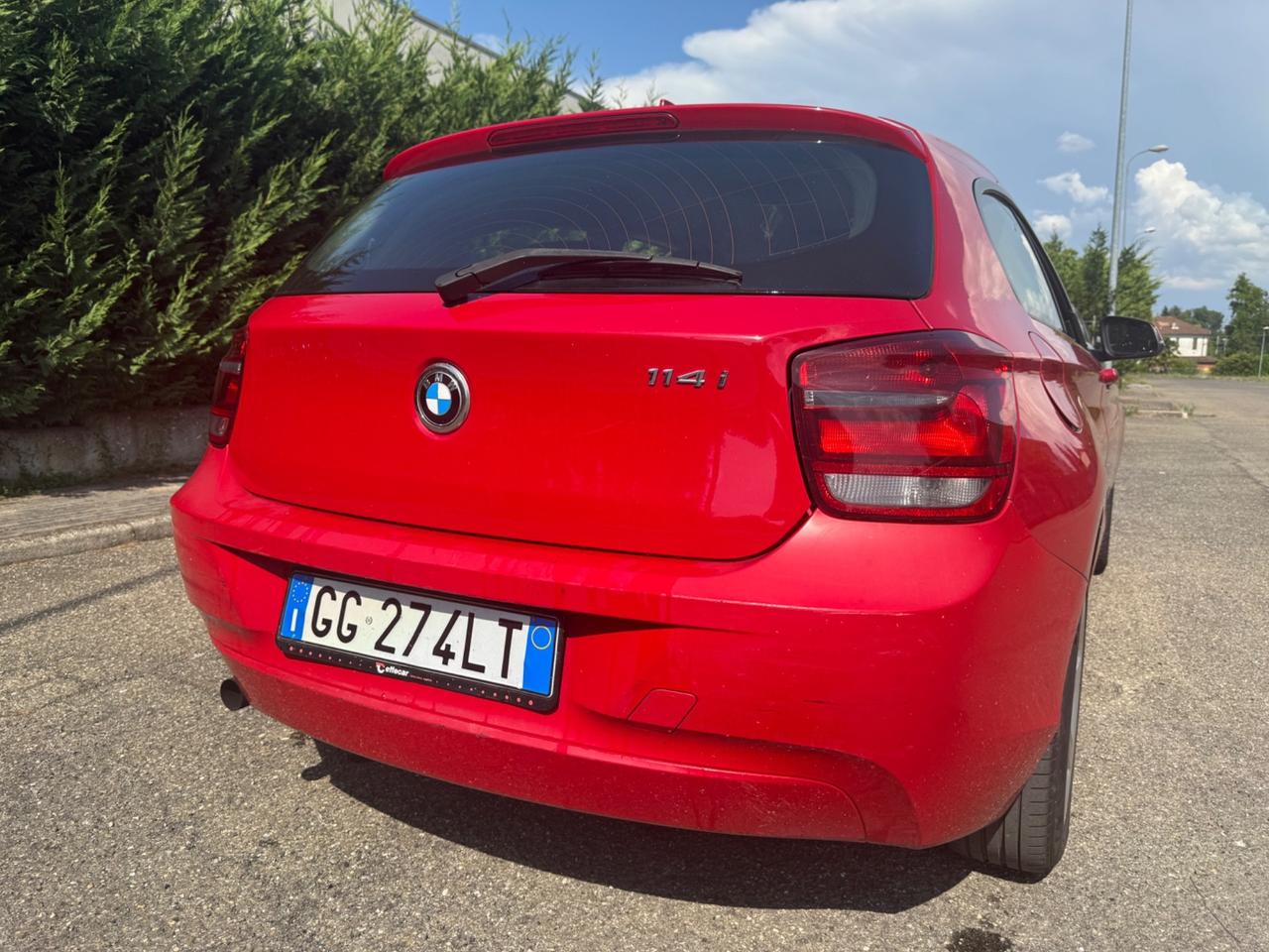 Bmw 114 114i 3p. Unique