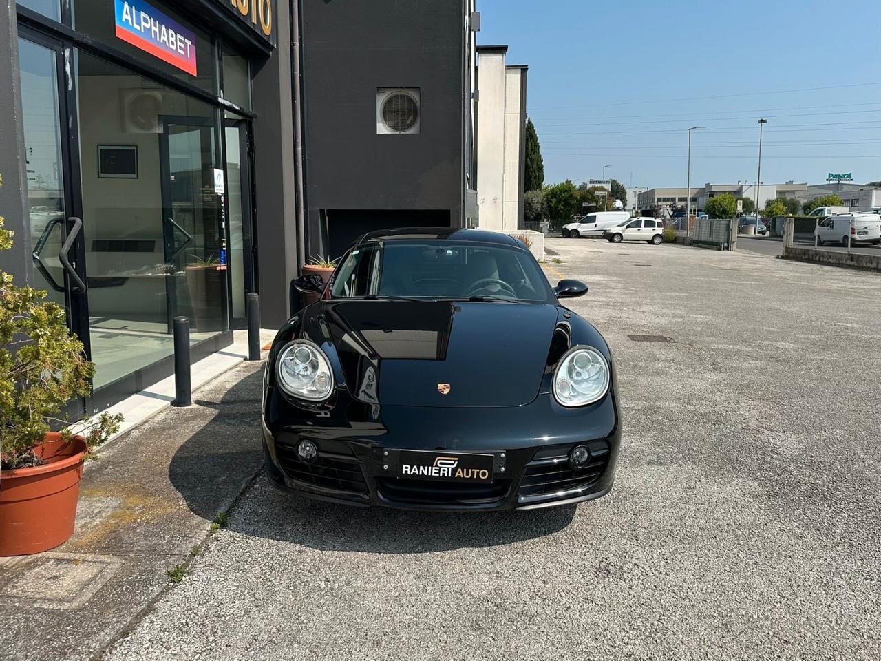 Porsche Cayman 2.7