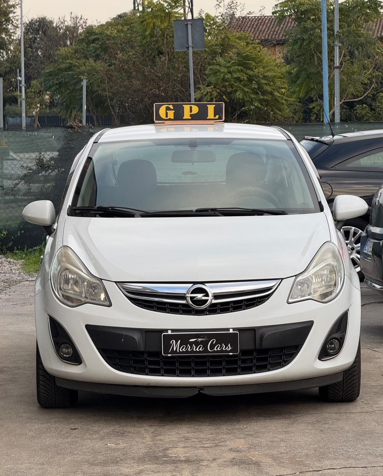 Opel Corsa 1.2- NEOPATENTATI- GPL CASA MADRE