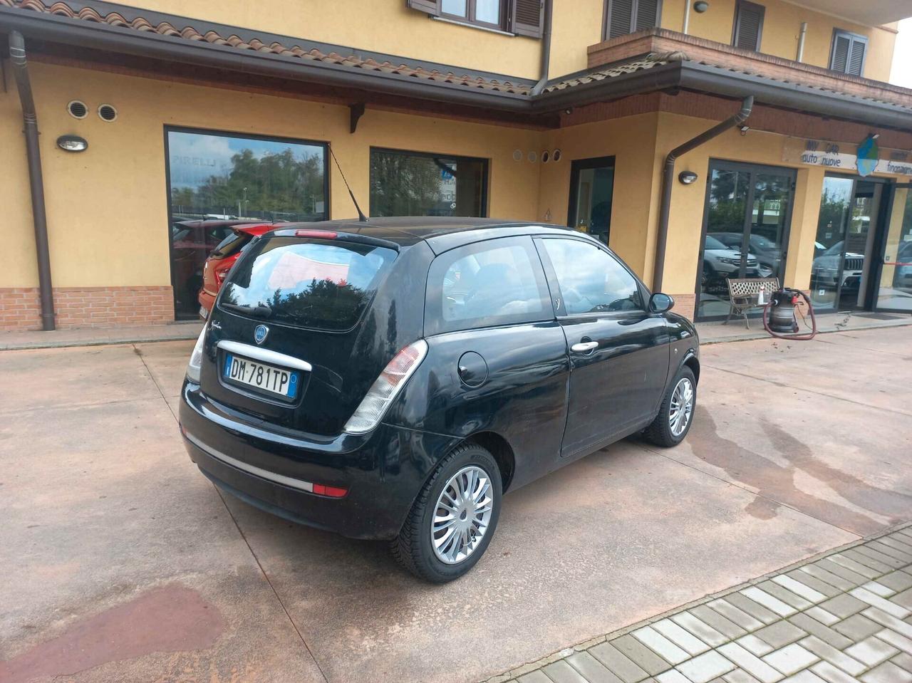 Lancia Ypsilon 1.2 Oro