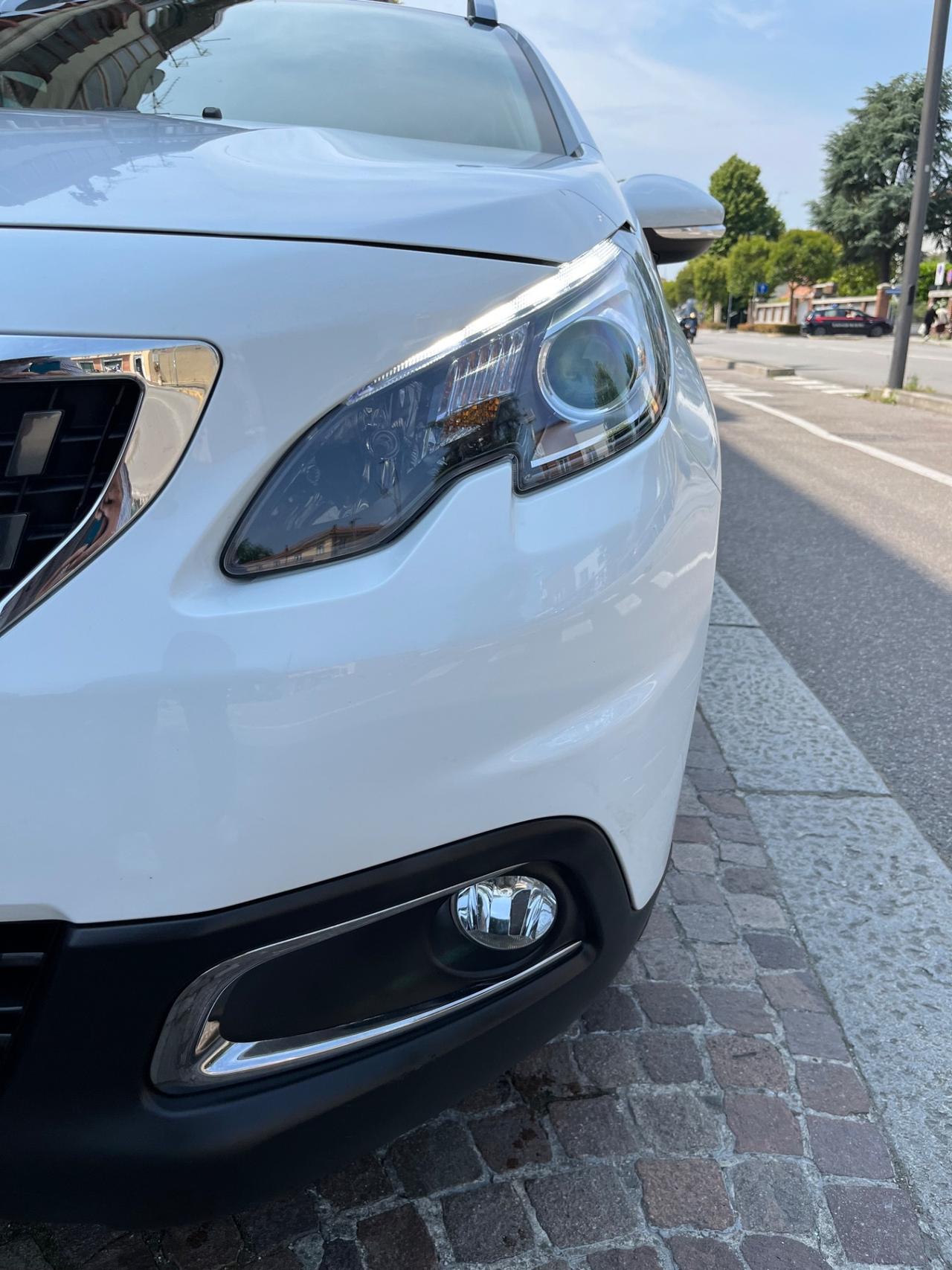 Peugeot 2008 1.2 82 CV S&S Allure
