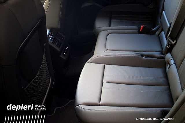 Audi Q5 TDi S tronic quattro Launch edition one mHEV+